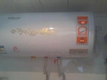 廠價(jià)直銷 阿里斯頓數(shù)碼款電熱水器，武漢安裝僅需450元